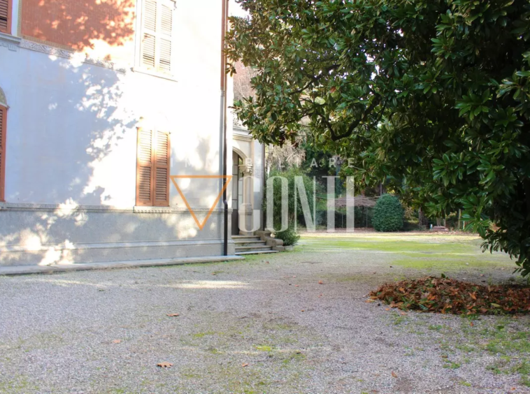 villa varese vendita
