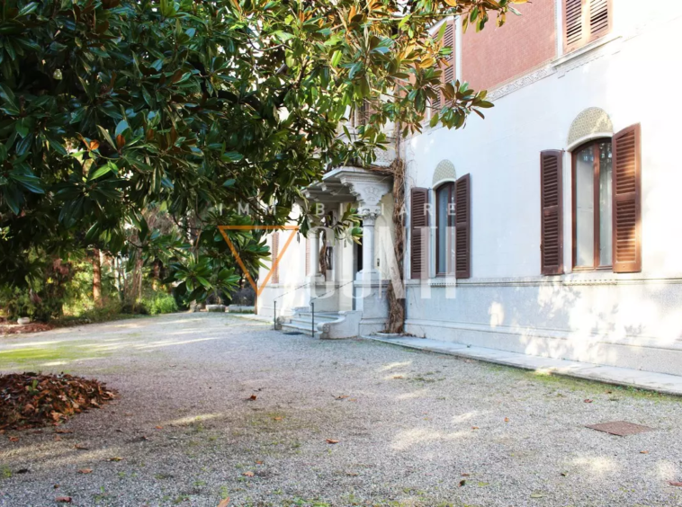 villa varese vendita