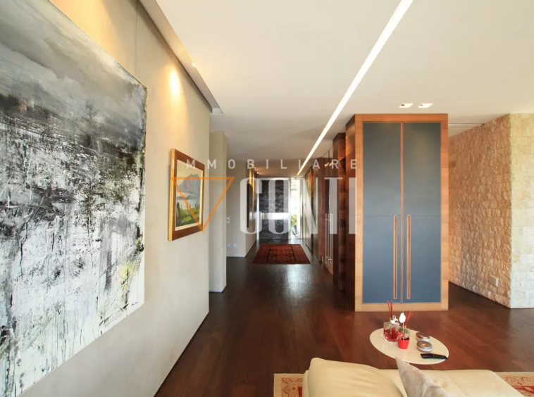 Buguggiate villa vista lago vendita