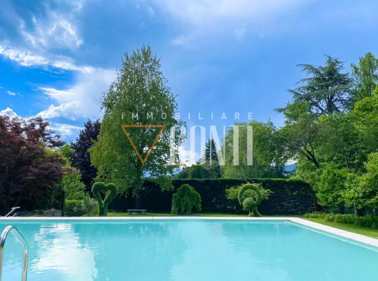 Buguggiate villa vista lago vendita