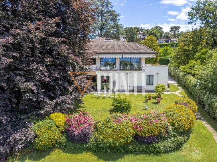 Buguggiate villa vista lago vendita